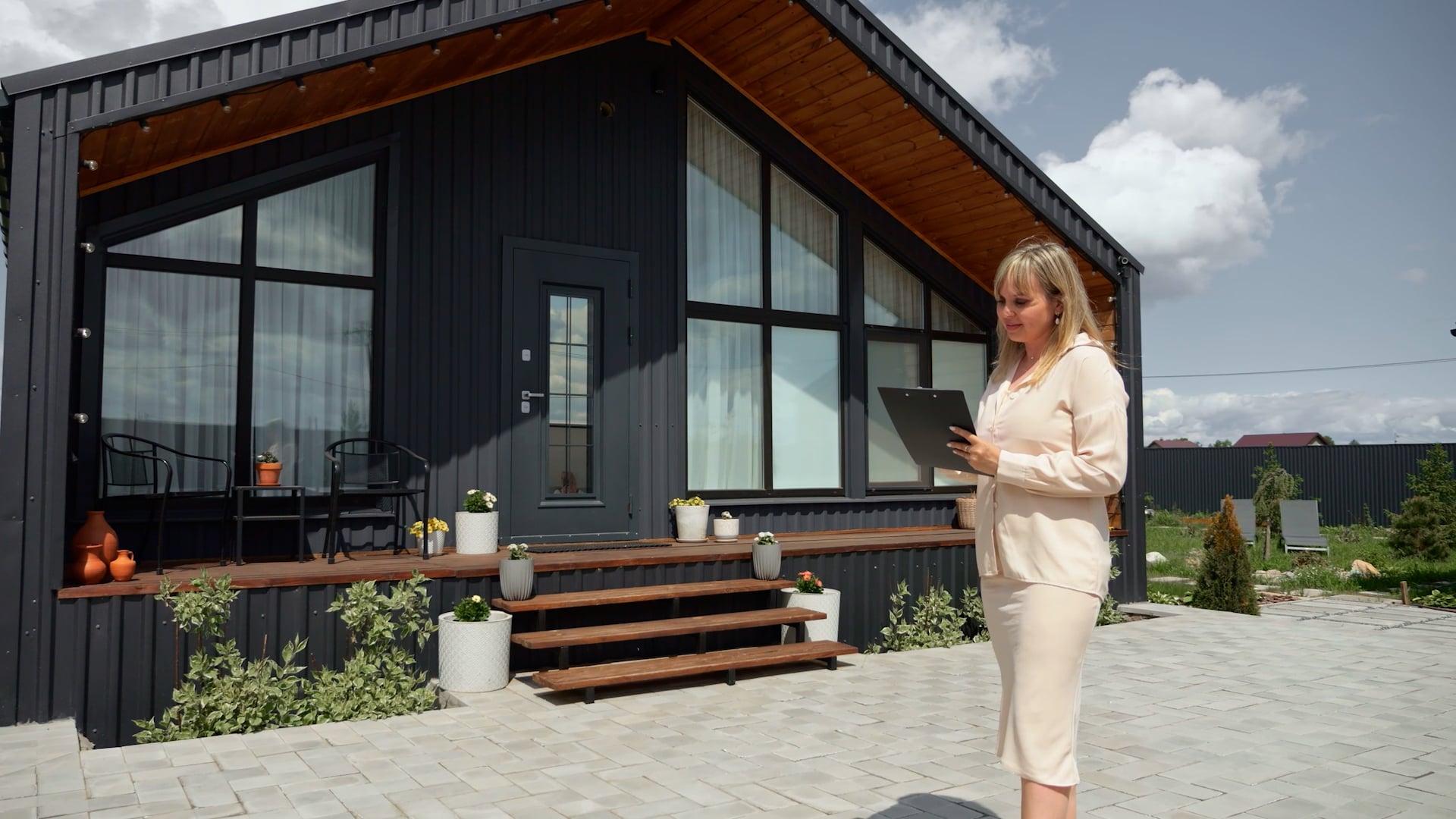 Property-Analytics-Suburb-Dashboard